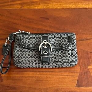 Coach F40585 Signature Soho Jacquard Black Buckle Clutch Wristlet NWT